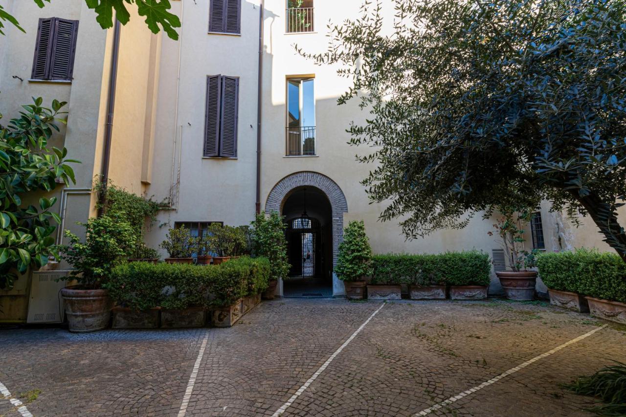 Quiet Trevi Fountain With Patio And Backyard Appartement Rome