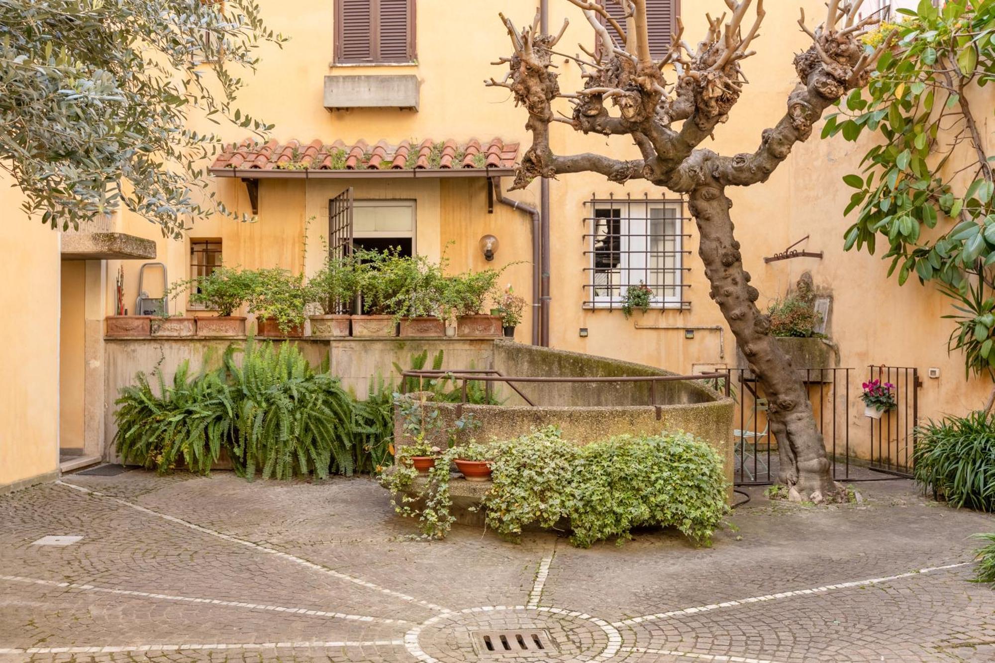 Appartement Quiet Trevi Fountain With Patio And Backyard Rome