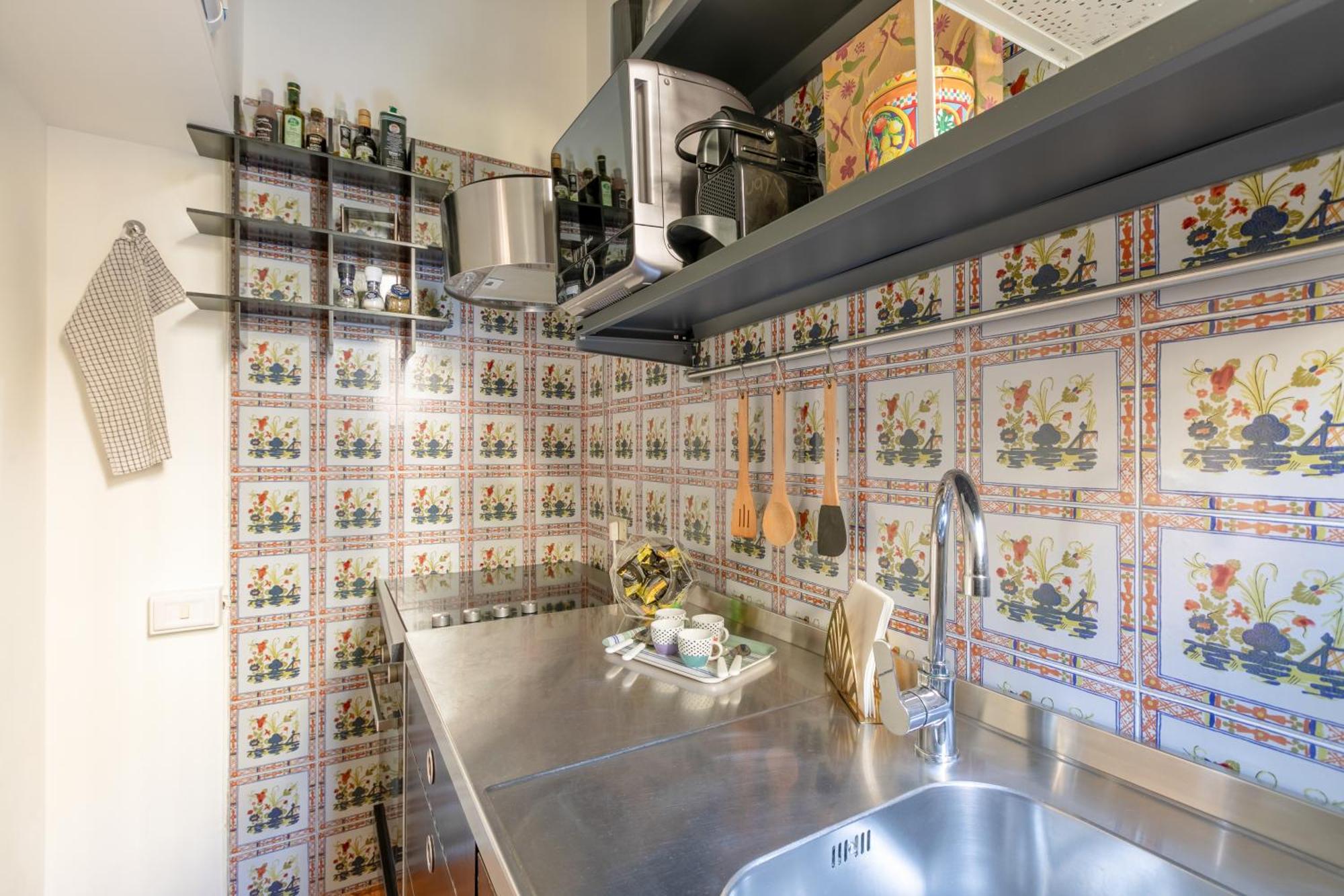 Quiet Trevi Fountain With Patio And Backyard Appartement *