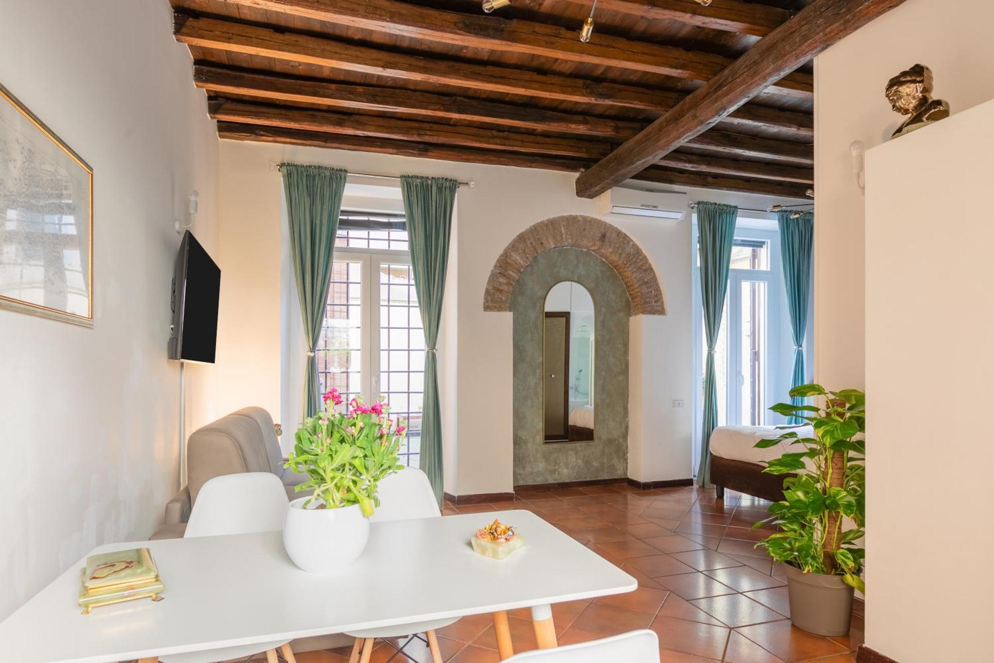 Quiet Trevi Fountain With Patio And Backyard Appartement Rome